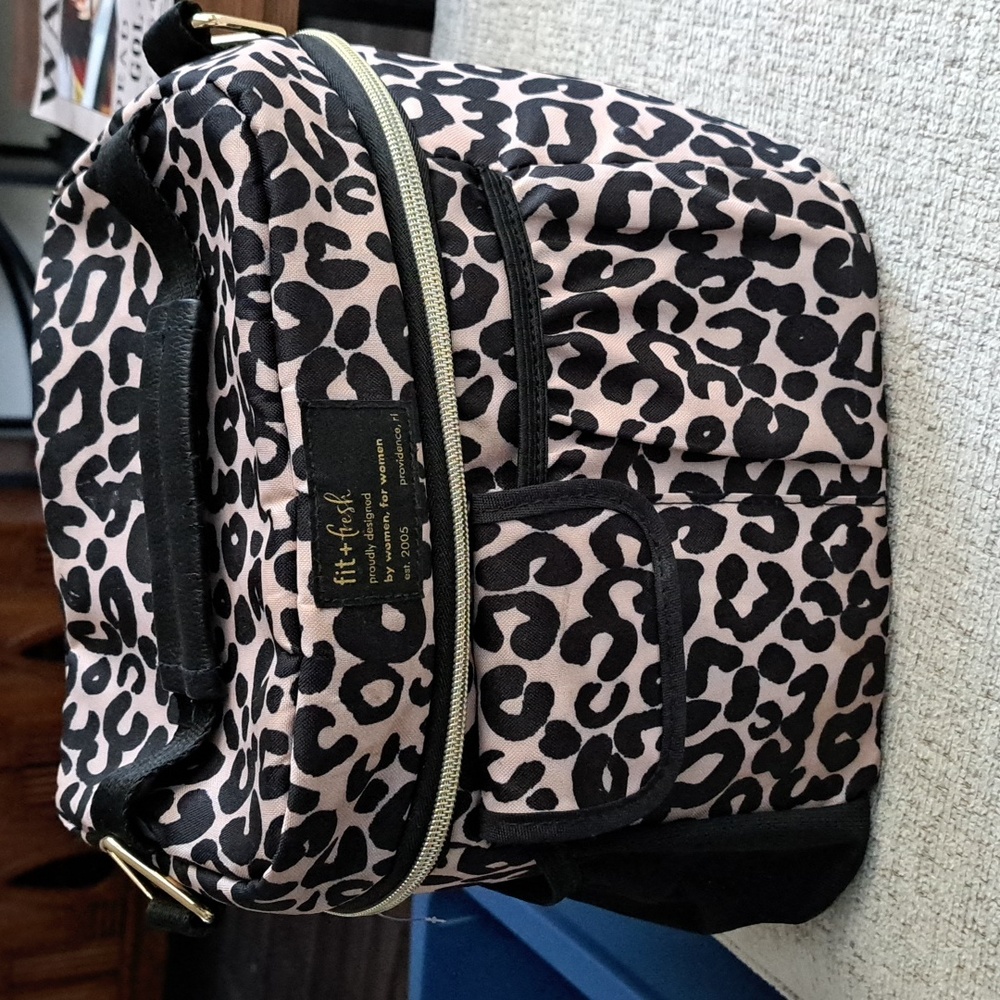 Fit & Fresh Montauk Leopard Lunch Bag - Picture 2 of 11